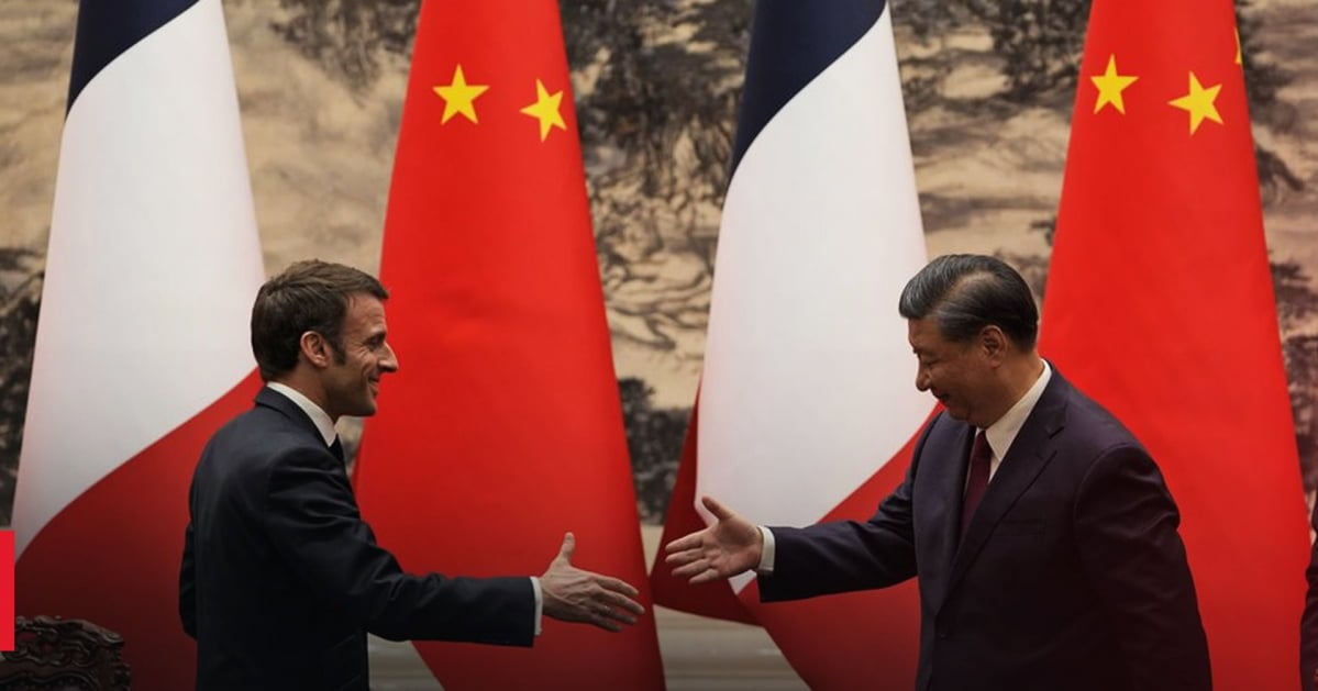 Президент Франції Еммунуель Макрон і лідер Китаю Сі Цзіньпін під час зустрічі в Пекіні 