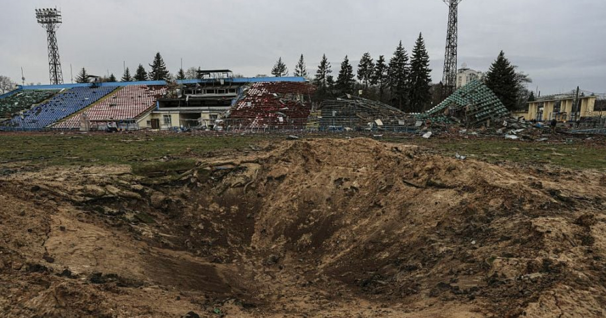 зруйнований стадіон у Чернігові