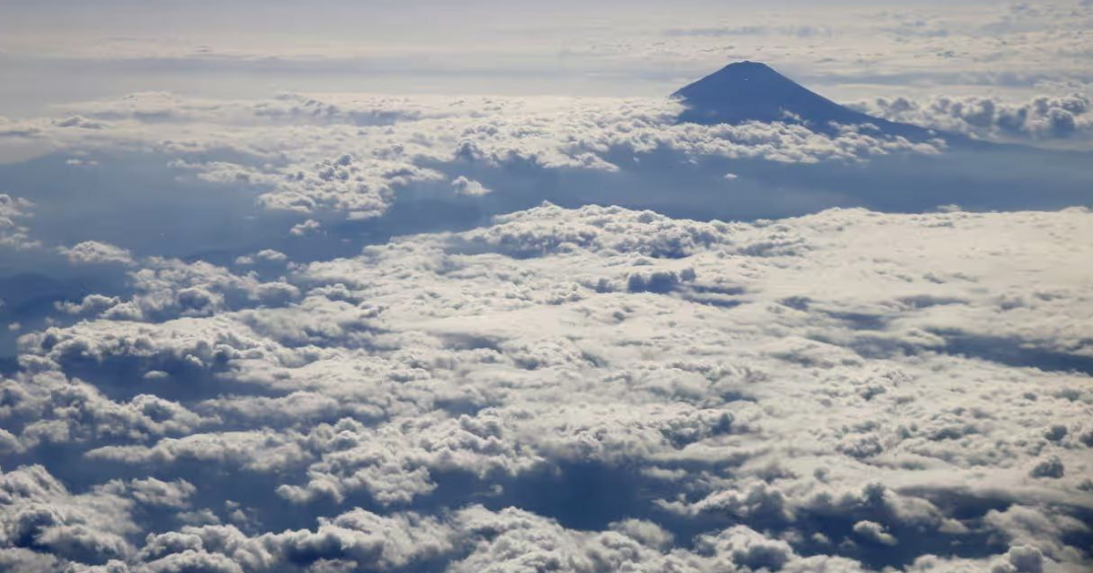 Японська гора Фудзі, оточена хмарами (Toru Hanai/Reuters)