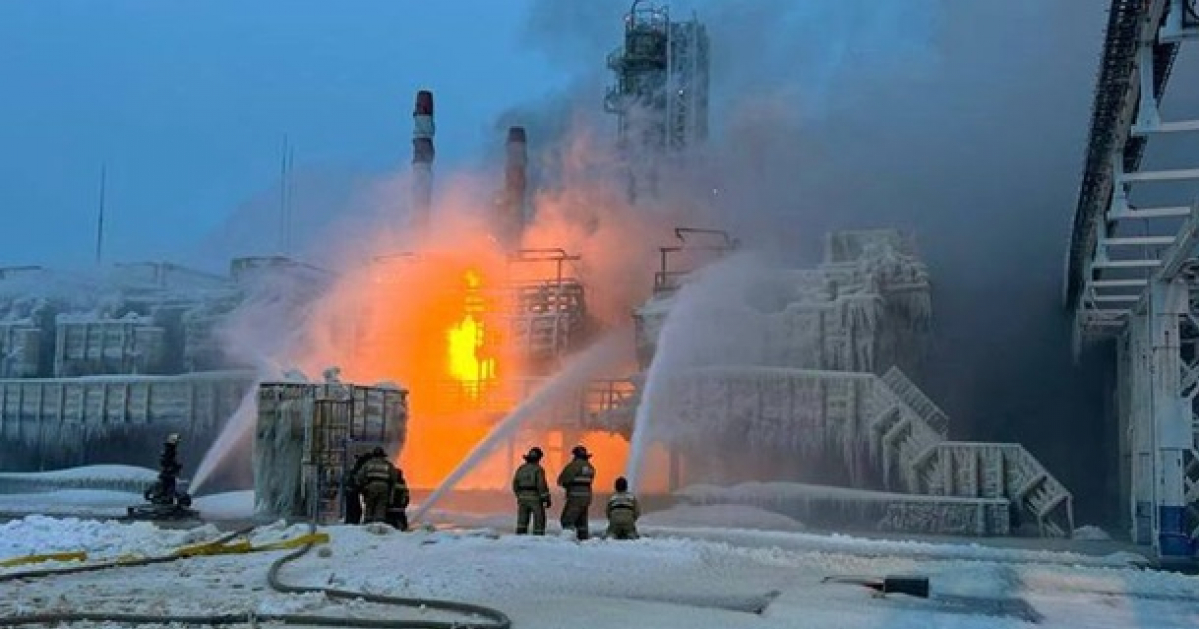 Пожежа на російському заводі Новатек